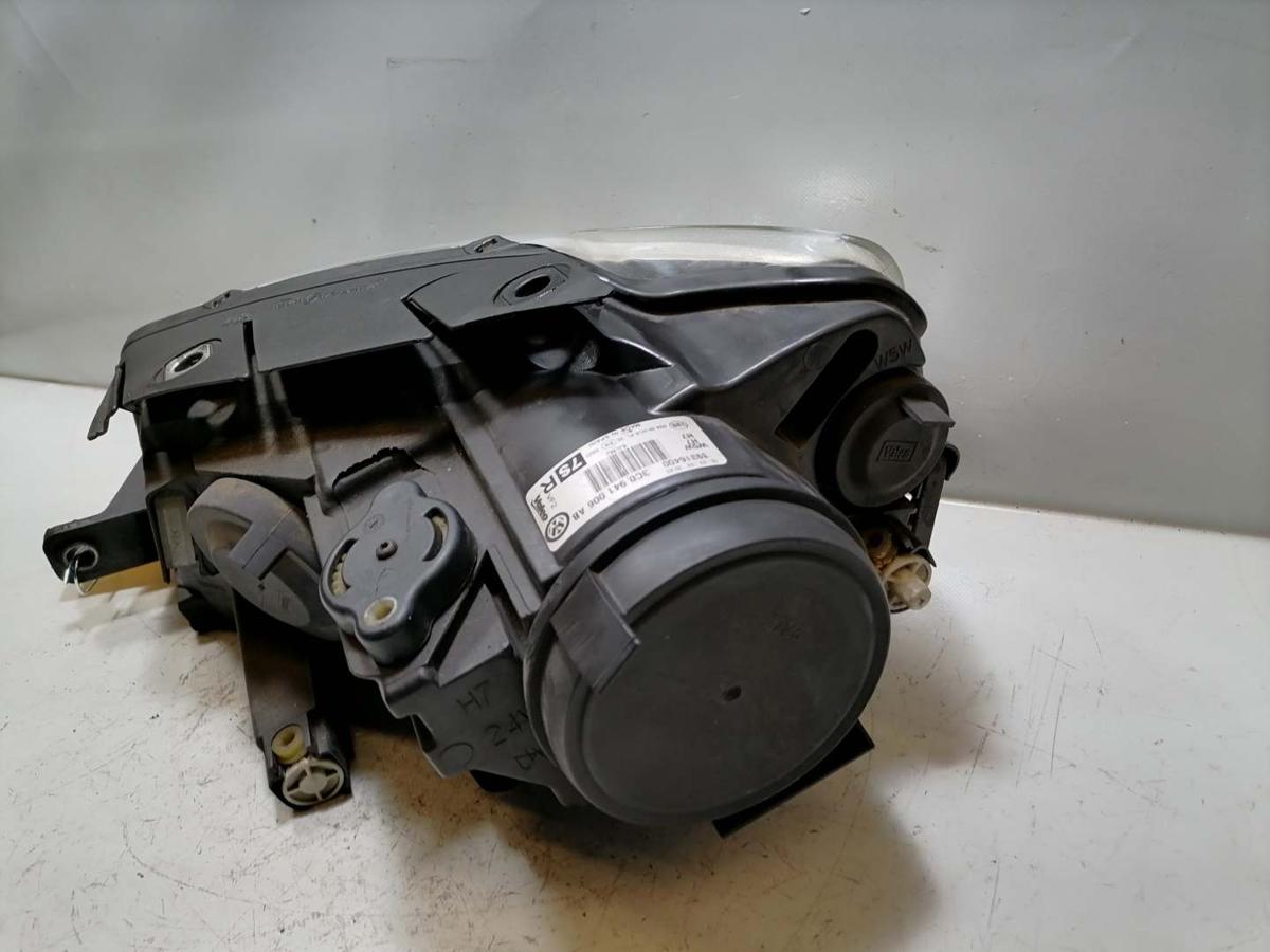 VW Passat 3C original Scheinwerfer vorn rechts Halogen Bj.2009